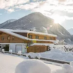 Lägenhet In Neukirchen With Mountain Views Rosenthal