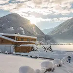 Lägenhet In Neukirchen With Mountain Views Rosenthal