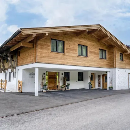In Neukirchen With Mountain Views شقة